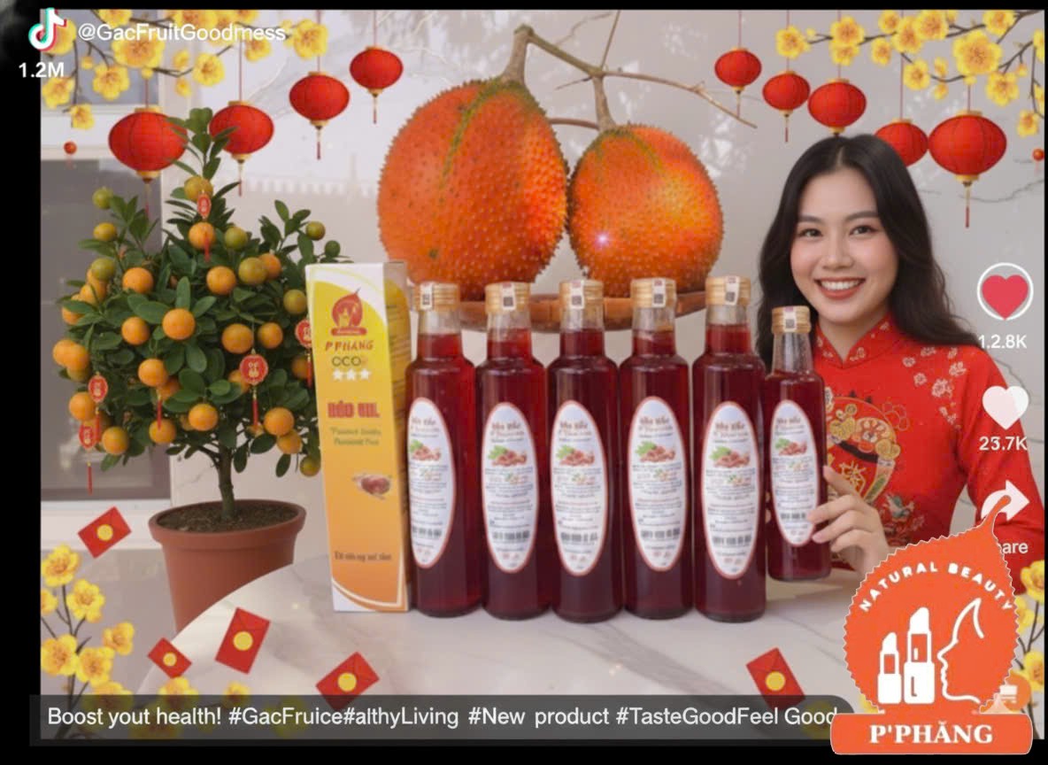 CÔ GÁI XINH ĐẸP - ĐÓN XUÂN CÙNG CHAI DẦU GẤC ĂN